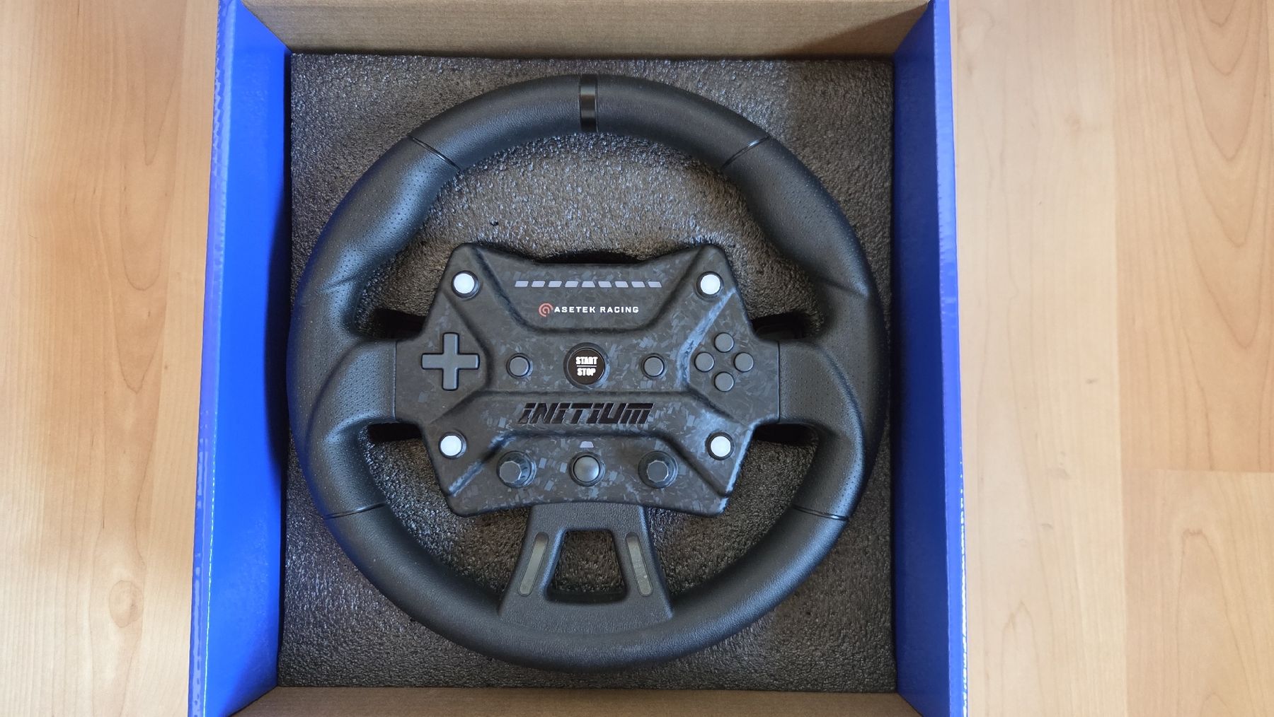 Controller: Asetek Invicta Wheelbase, Formula V2 Wheel , Initium Wheel – Gebraucht aus Safenwil von R_S_C 3