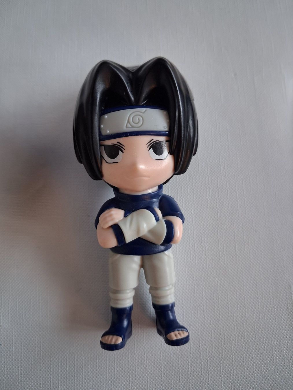 Mc Donald's Figuren: 4x Mini Figuren Set BTS TinyTAN McDonalds Sasuke Naruto – Gebraucht aus Kloten von Frigo_1 4
