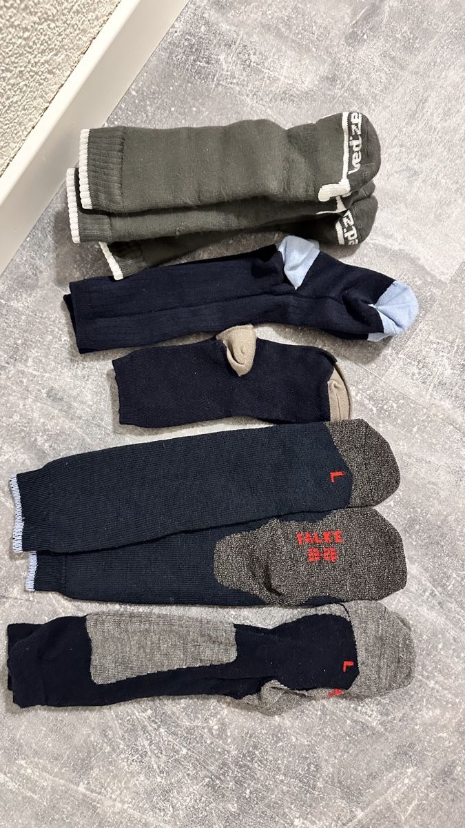 Falke Calze per bambini: Winter Socks Bundle: Falke, Wedze. Size 23-26. – Usato da Andermatt venduto da stark19