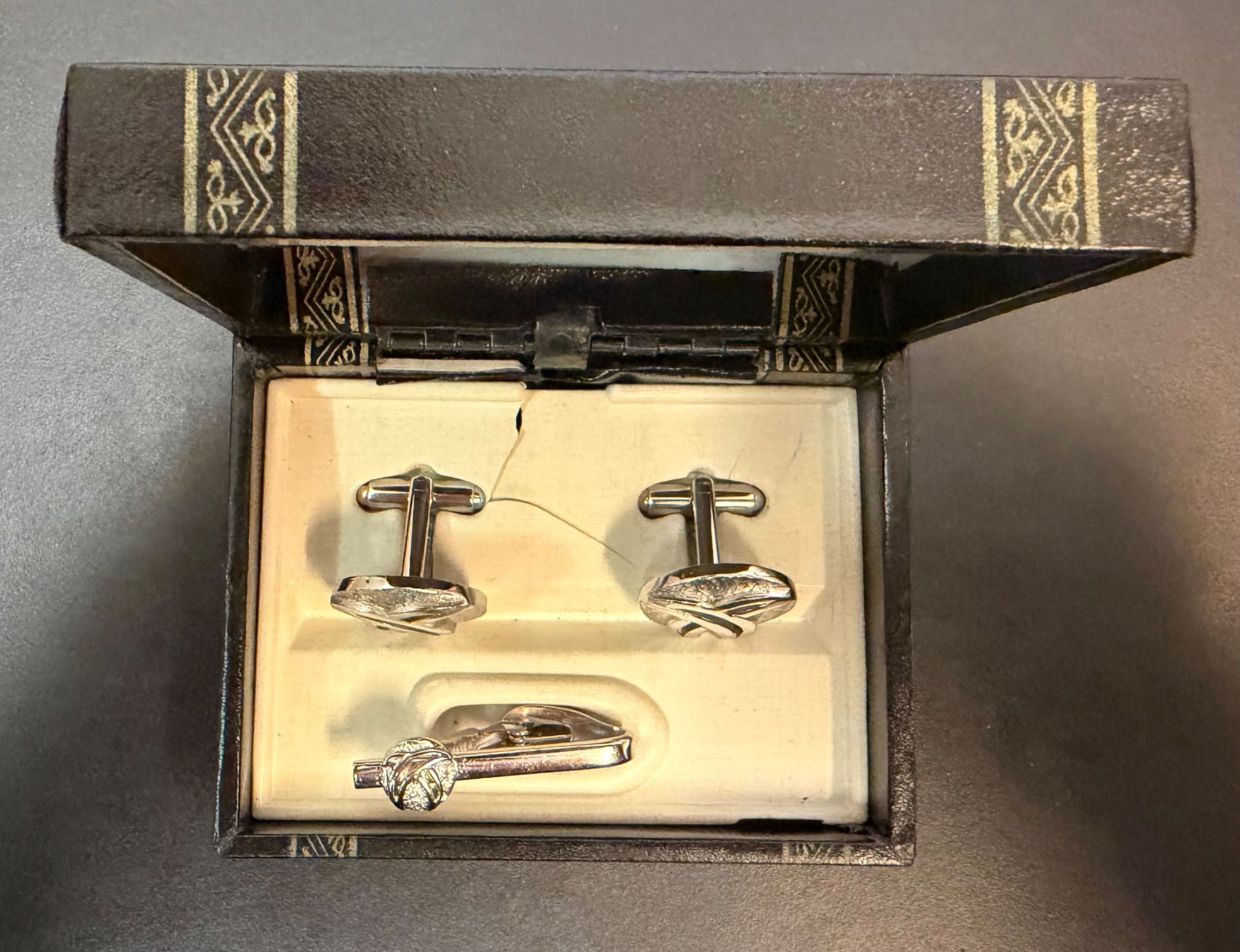Manschettenknöpfe: Shields 60er Manschettenknöpfe & Krawattennadel – Gebraucht aus Münchenstein von tsp01 1