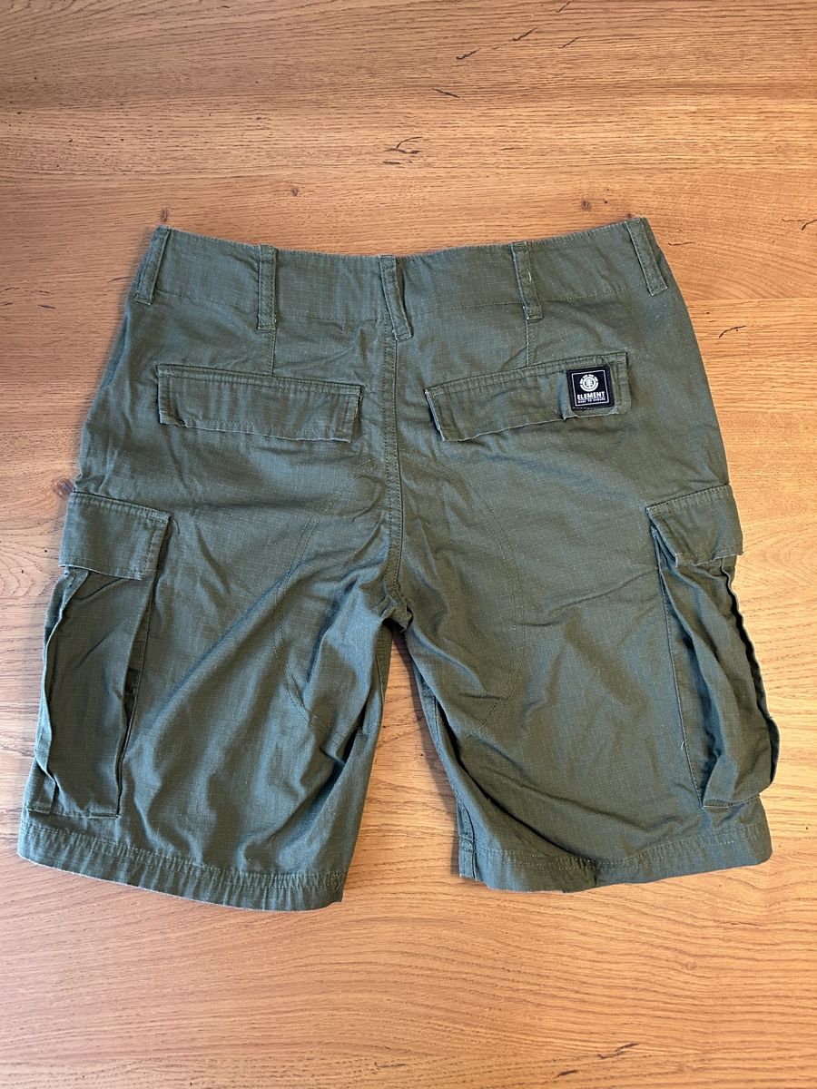 Element Pantaloni: Element cargo shorts 30 green – Usato da Cavigliano venduto da Galgio 5