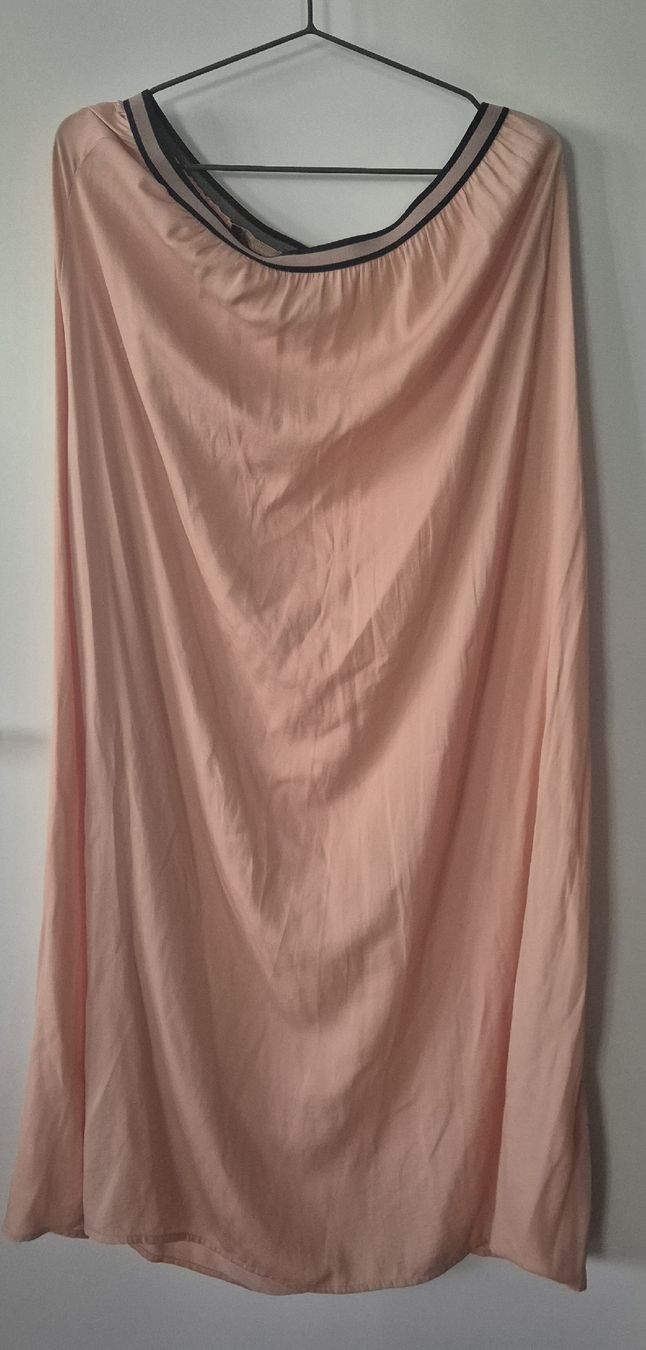Zara Gonne: Zara Basic skirt size L  – Usato da Basel venduto da myr_m6b7