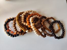 14 Perlenarmbänder Holz und Stein verschiedene Farben