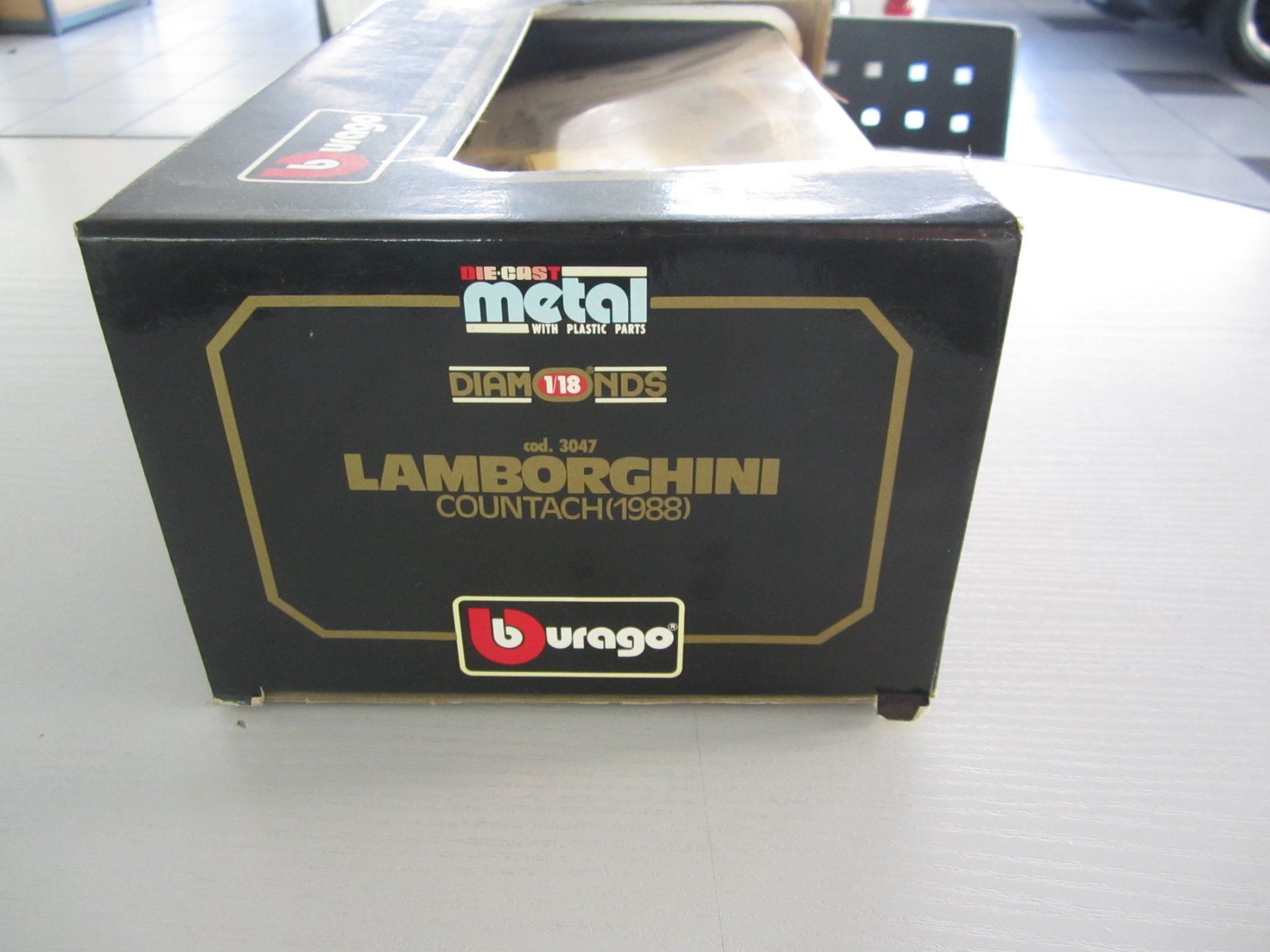 Bburago Voitures modèles: Burago Lamborghini Countach 1988 1-18 Model – Neuf (Voir description) à Dietikon par exclusive-cars-ag 5