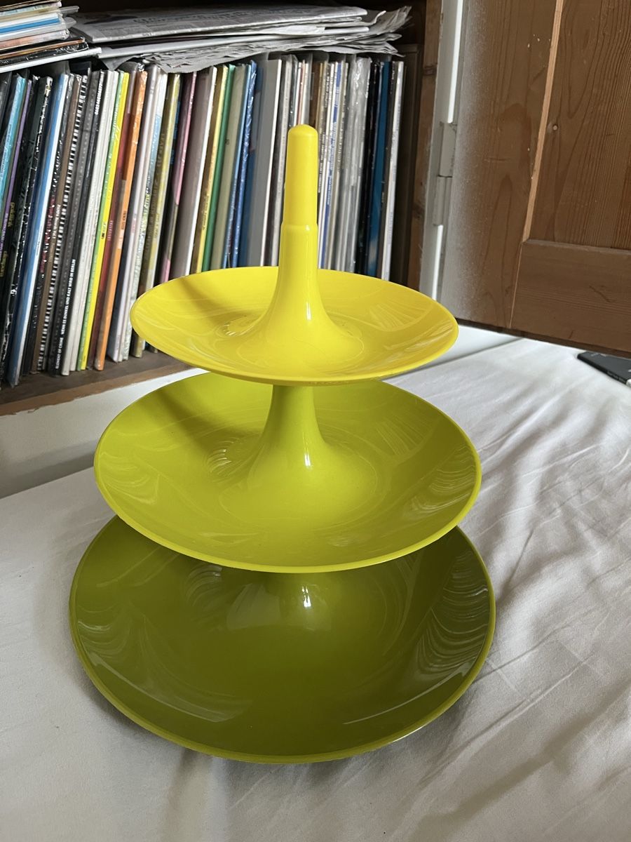 Koziol Piatti di portata: Space Age Etagere Koziol Kunststoff – Usato da Bern venduto da fotolog111 1