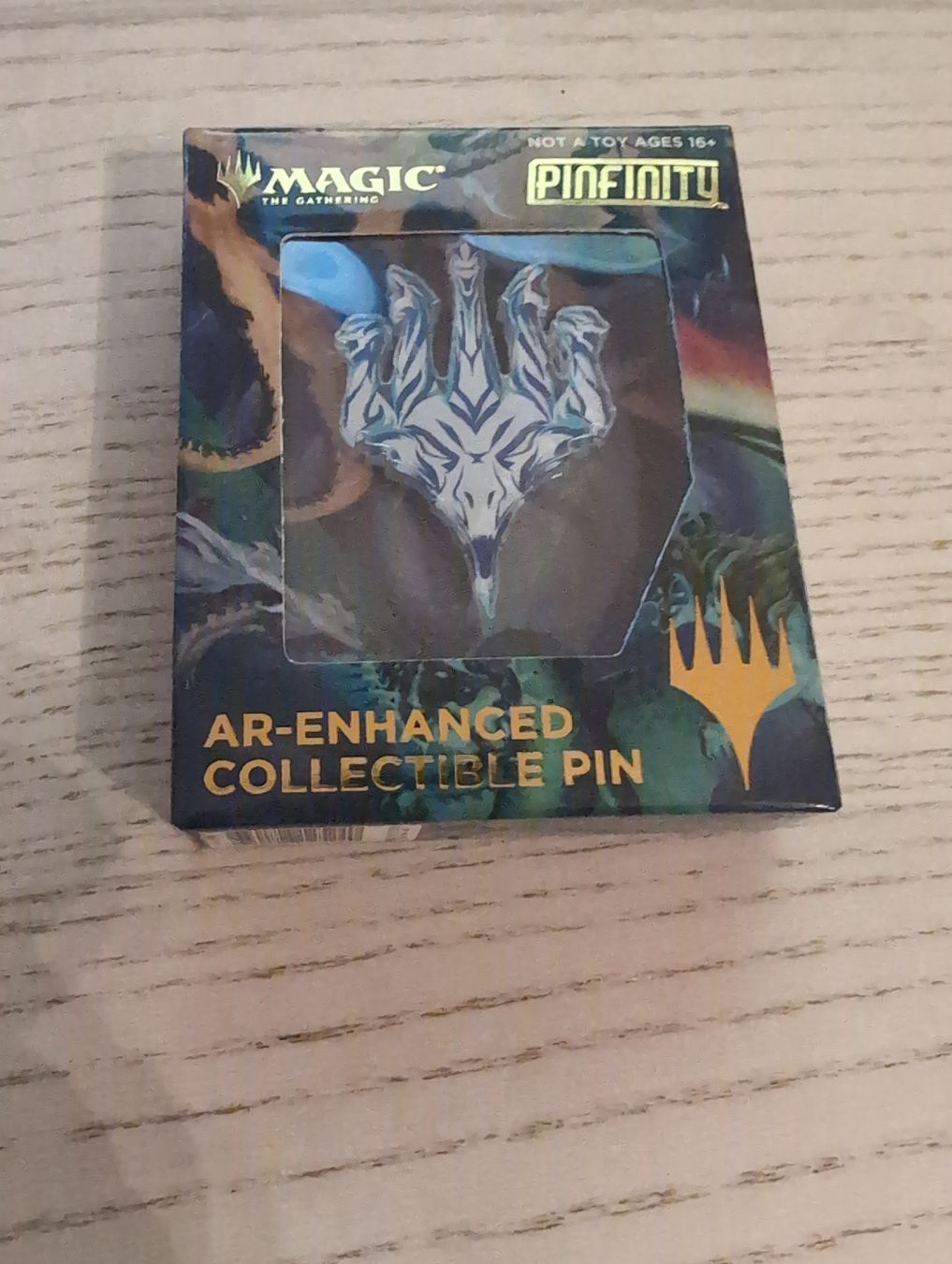 Plaketten & Abzeichen: Magic: The Gathering AR-Enhanced Collectible Pinfinity Pin – Neu und originalverpackt aus Zürich von Kralot