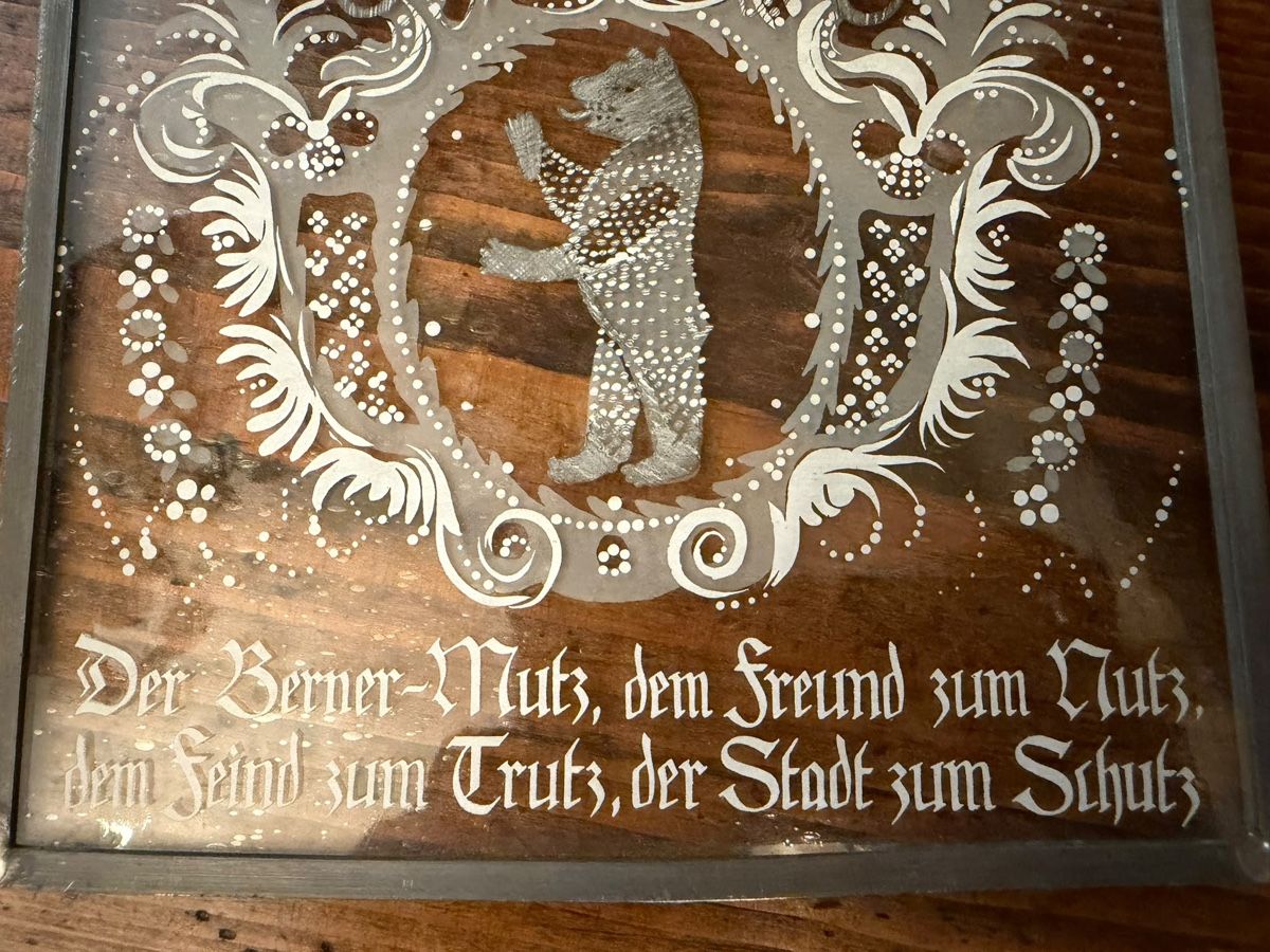 Tutte le decorazioni: Berner Bär Bleiglasbild mit Spruch, Vintage – Usato da Lamone venduto da Birth-Gramm-Antiques 8