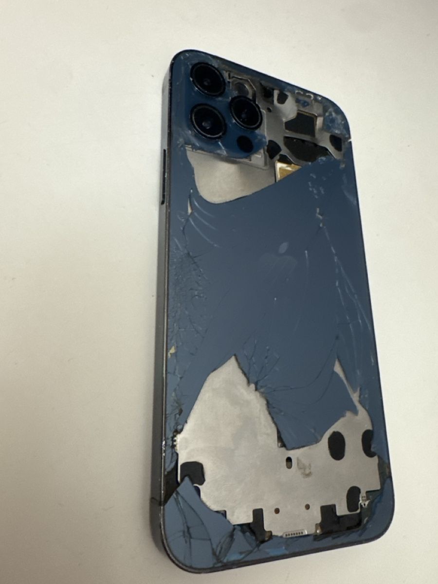 Apple Telefoni cellulari / Smartphones: iPhone 12 Pro Defekt  – Difettoso da Nyon venduto da piv_5qhc 2