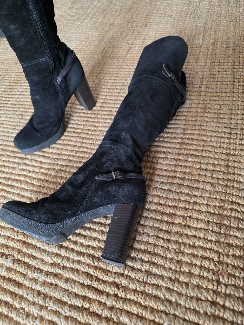 Scarpe da donna: Stivali alti neri in camoscio, 37 – Usato da Massagno venduto da let_6pgs