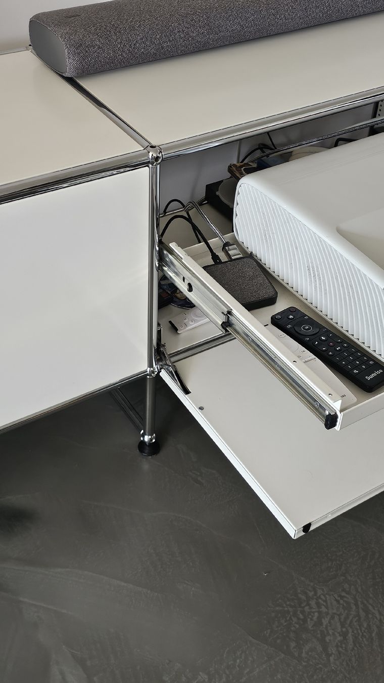 USM TV Möbel: USM Haller Lowboard /Sideboard mit Auszug – Neu (gemäss Beschreibung) aus Münchenstein von Trayo 8