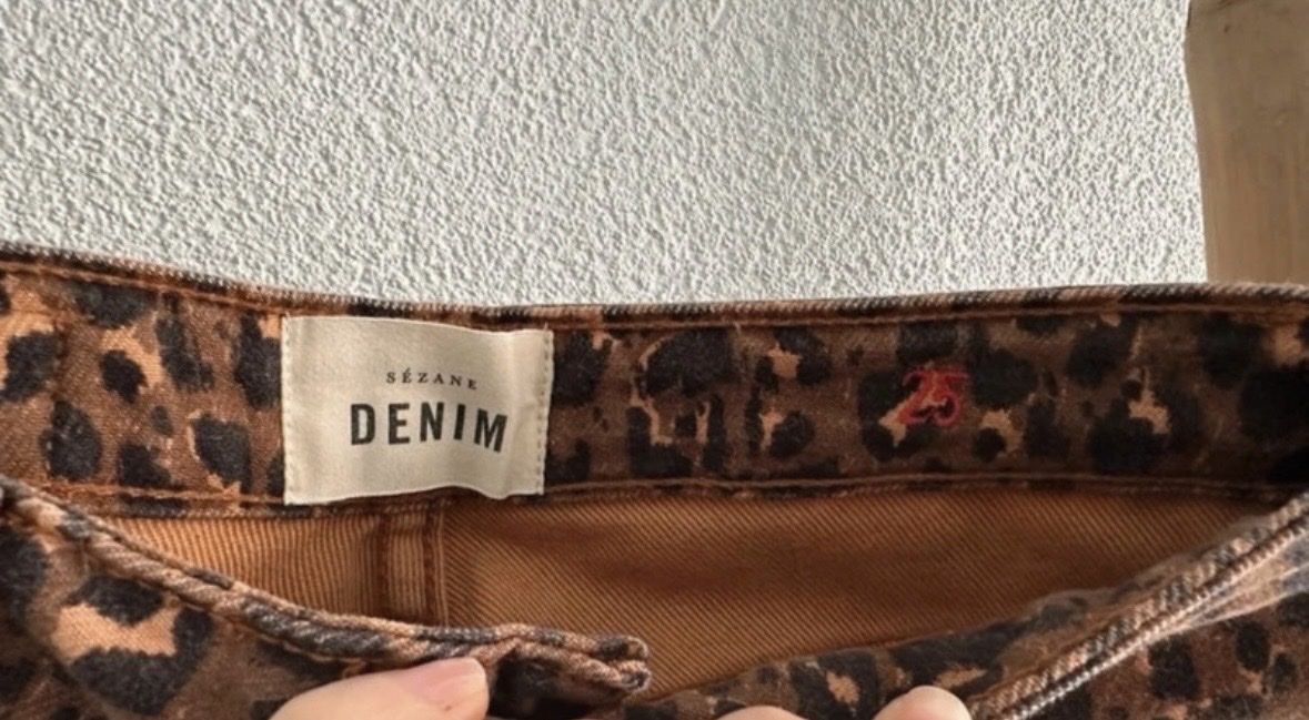 Sezane Jeans: Jeans Léopard Sézane  – D'occasion à Vevey par Frenchyinswiss1800 2