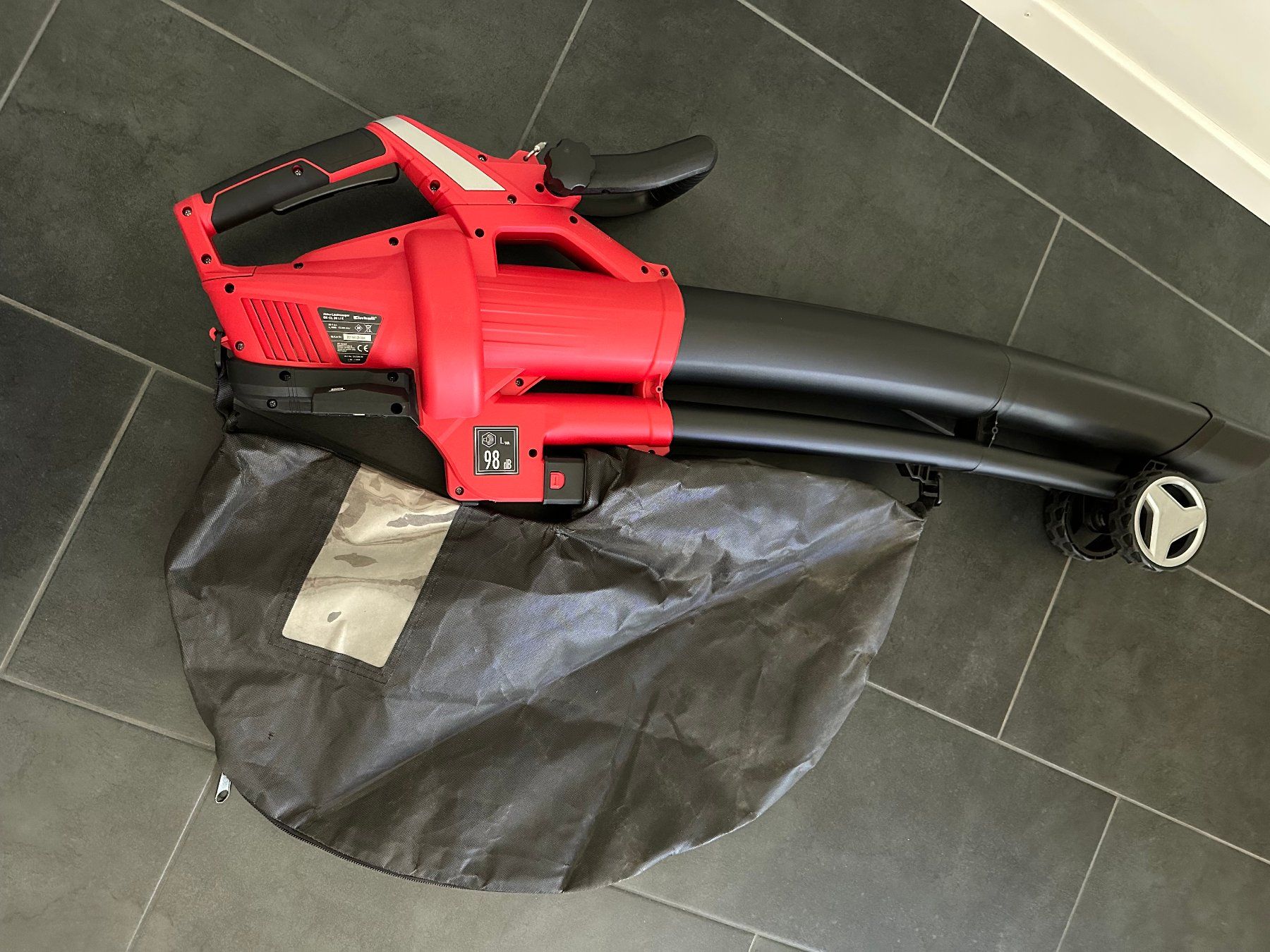 Einhell Soffiatori & Aspiratori per foglie: Einhell GE-CL 36 Li E Solo Laubsauger / Laubbläser – Usato da Lyss venduto da timi008 1