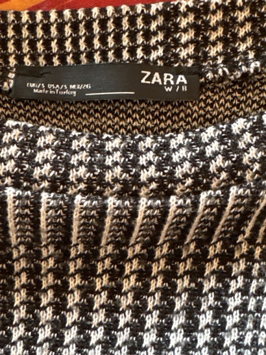 Zara Camicette: Zara Bluse, Grösse M, Schwarz-Weiss Muster – Usato da Gersau venduto da Second-Hand-Shop 1