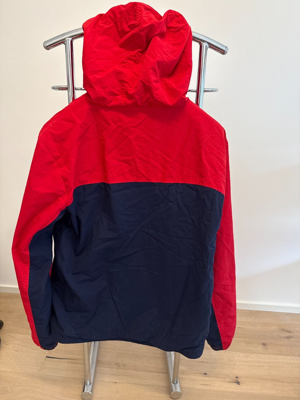 Fila Giacche: Fila Windbreaker mit Kapuze Gr. L – Usato da Fällanden venduto da ala_k7vk 1