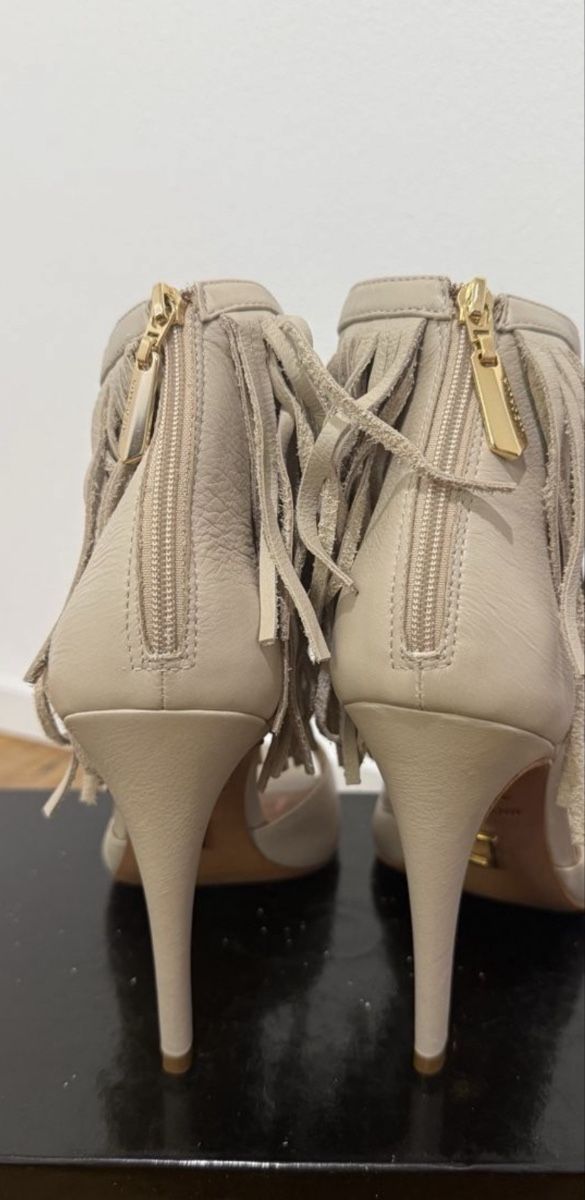 Chaussures femmes: Luz da Lua Sandalen Leder Fransen beige Grösse 39 – Neuf (Voir description) à Horn par FashionFlowerCh 1