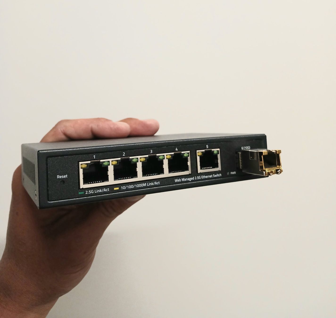 Hubs & Switches: Managed 2.5G Ethernet Switch mit 10G Uplink – Neu (gemäss Beschreibung) aus Zürich von Marco-2nd-hand 2