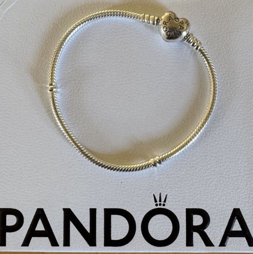 Pandora Armbänder & -reifen: Pandora Armband – Neu und originalverpackt aus Rhäzüns von Spadinvirginia_
