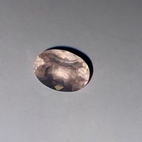 Facettierter Rosenquarz – 1.5 x 1.1 cm – zartrosa, elegant