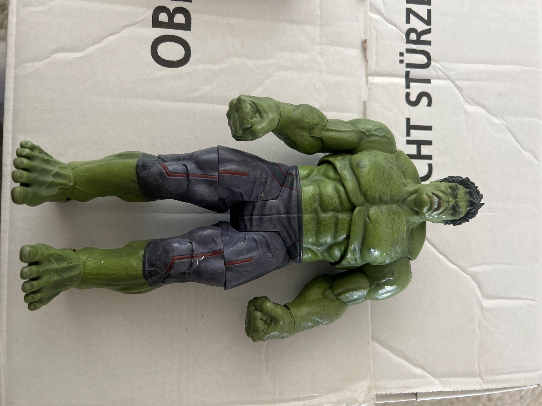 Marvel Statuette: Marvel Hulk Action Figur – Usato da Zürich venduto da Guti90 1