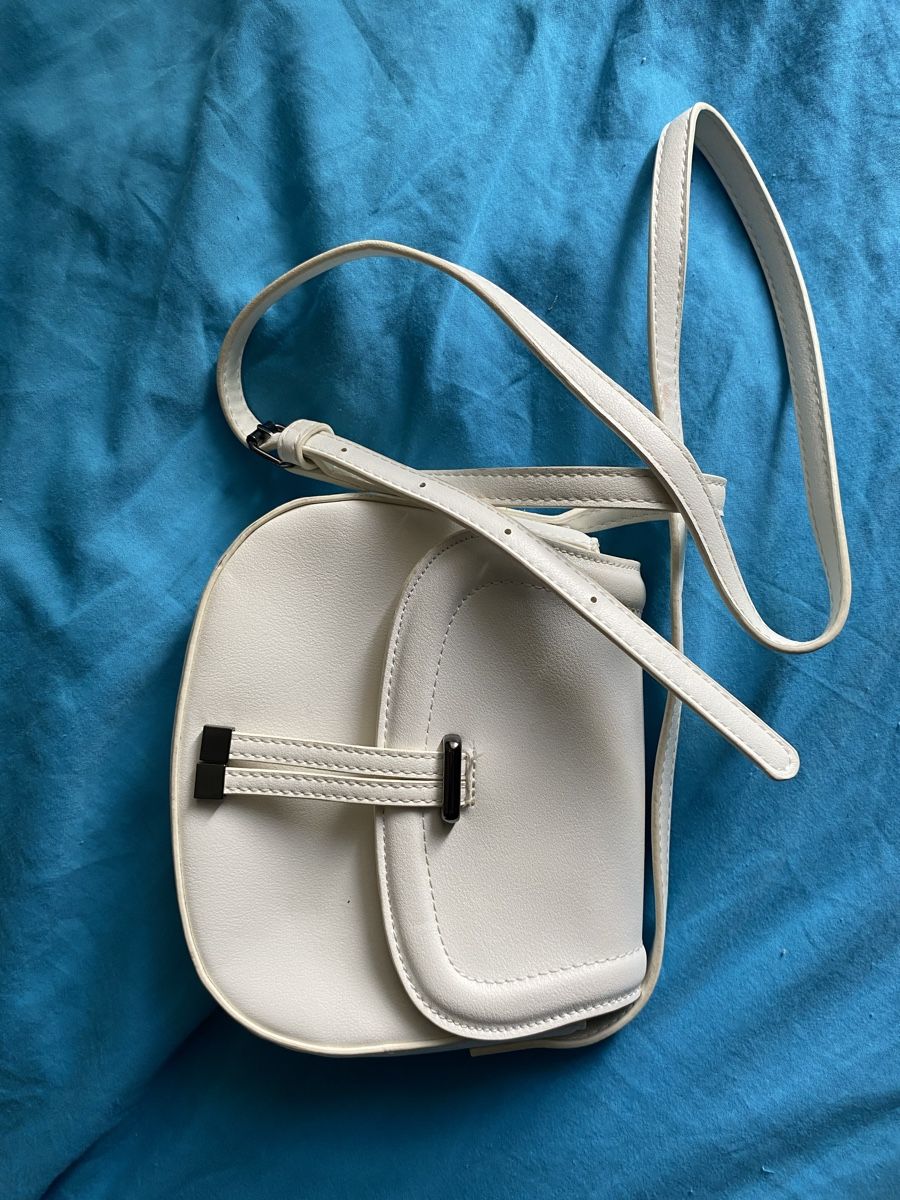 C&A Borse da donna: C&A - kleine, weisse Umhängetasche – Usato da Basel venduto da Nina_777 7