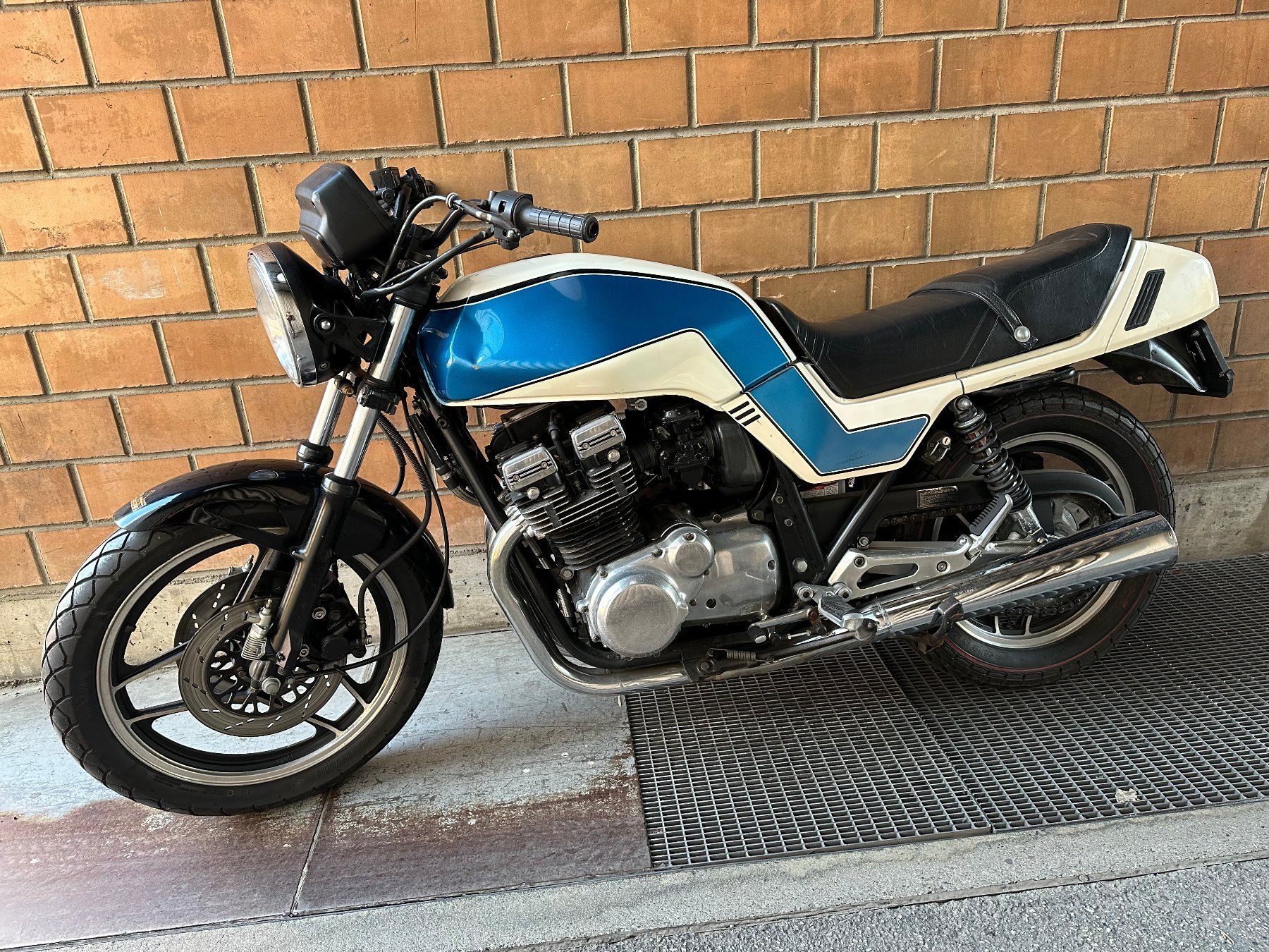 Suzuki Strasse: Susuki GS 110 X – Gebraucht aus Genève von Motosecours
