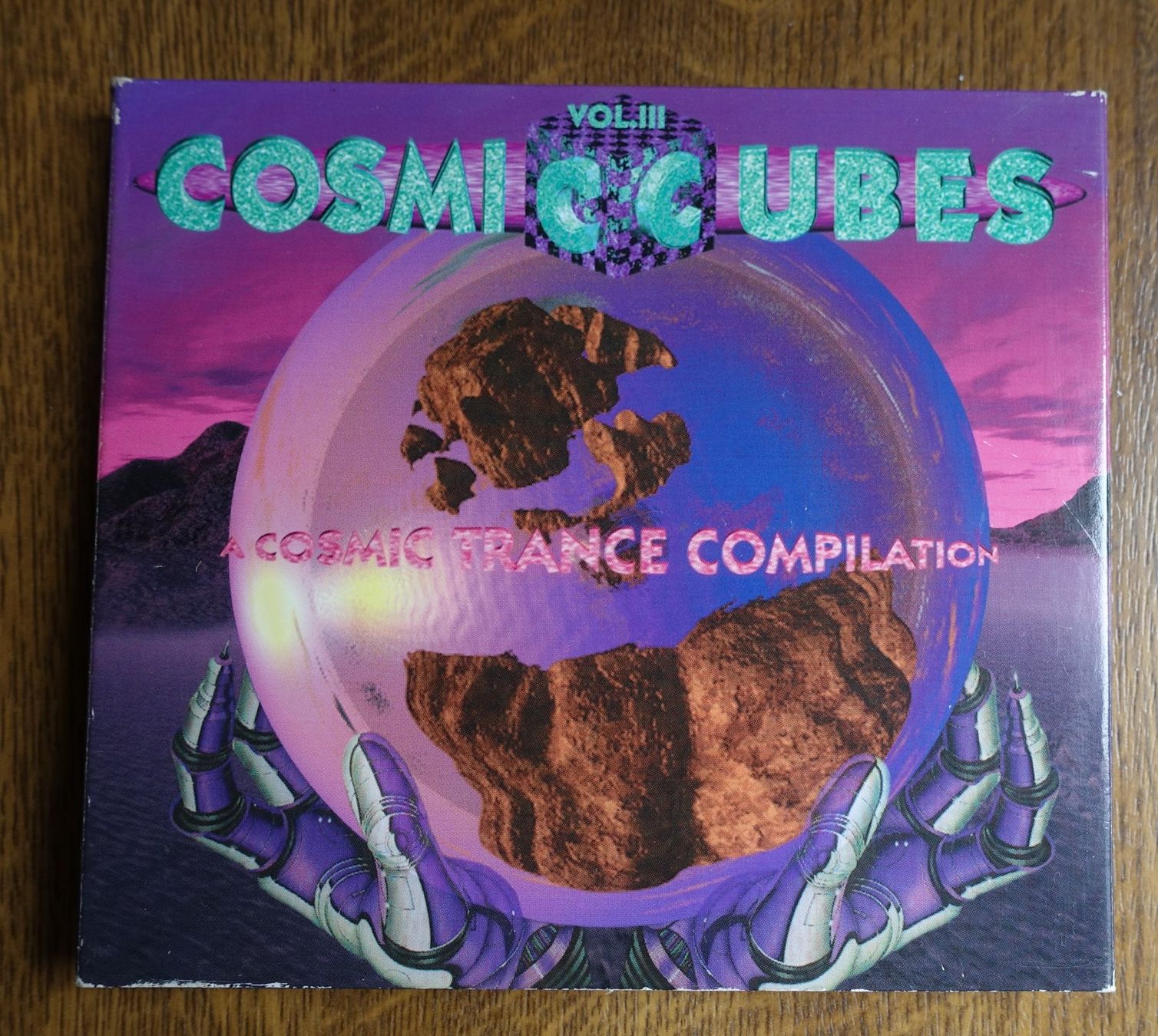 CD: Cosmic Cubes - A Cosmic Trance Compilation Vol. III - D2 – Usato da Sessa venduto da discoverymedia