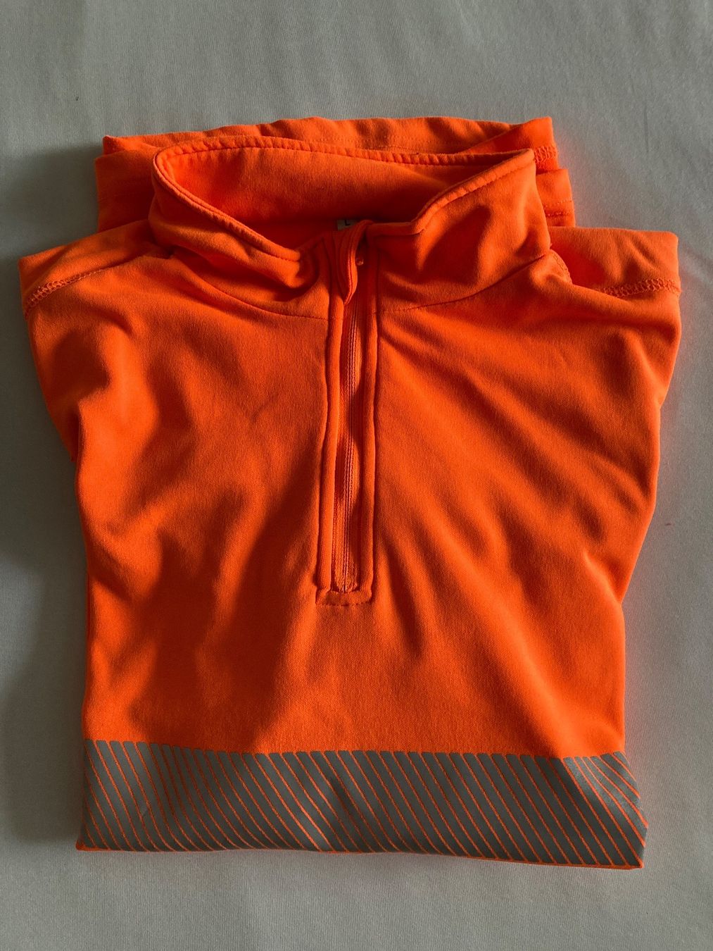 Maglioni & Felpe: Pull de travail orange mi-saison, taille L. – Usato da Delémont venduto da ant_ghk7