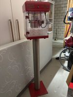 Popcorn Maschine auf Ständer