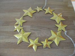 2 runde Metall Aufhänger mit STERNEN