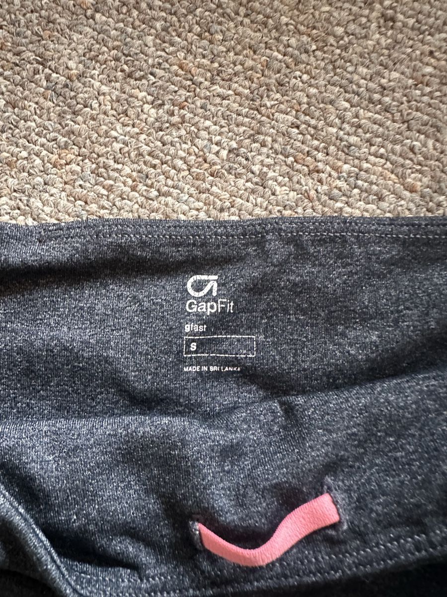 Pantaloni: Damen Sporthose Grösse S – Usato da Wildensbuch venduto da pet_d2dv 1