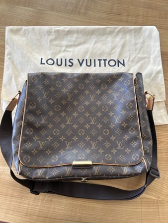 Louis Vuitton Messenger Bag