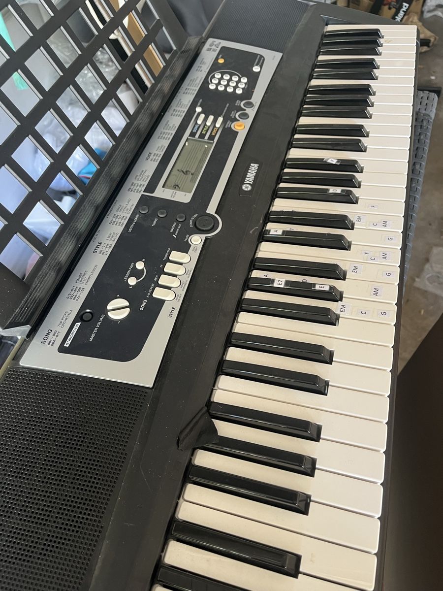 Strumenti musicali: E klavier – Usato da Meggen venduto da tas_tsm8