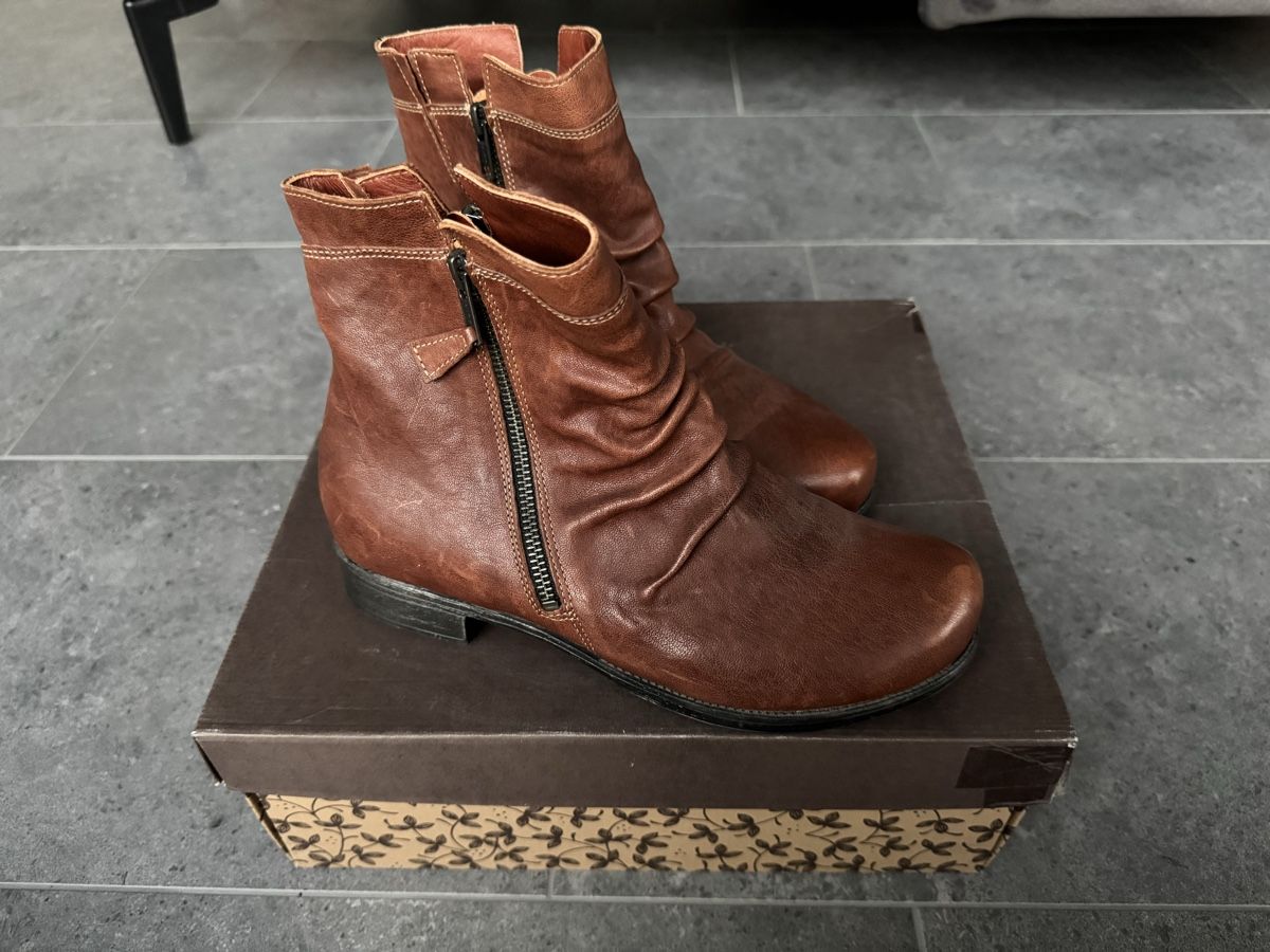 Think Scarpe da donna: Think Stiefeletten 38.5 – Nuovo (secondo la descrizione) da Dachsen venduto da Pfotenglueck