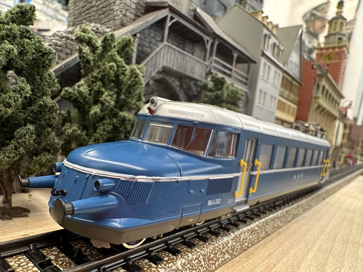 Märklin Modelleisenbahnen: Märklin 3127 OeBB RBe 2/4 Blauer Pfeil – Gebraucht aus Lupsingen von New-Haven