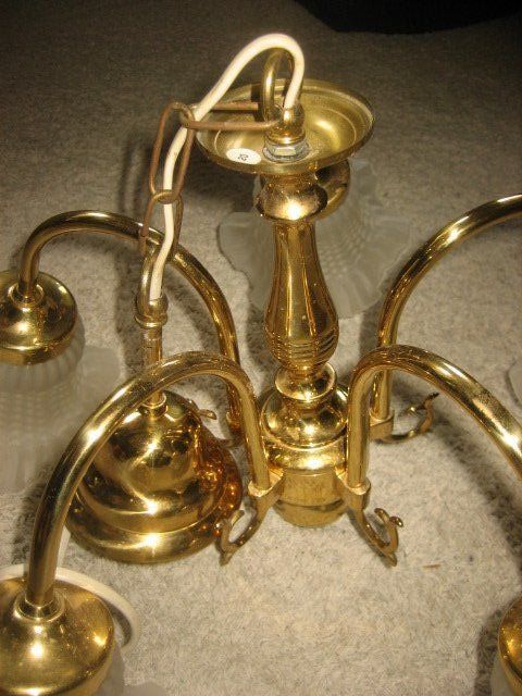 Lustres & lampes de plafonds: Kronleuchter mit 5 Leuchten – D'occasion à Winterthur par pf02 4