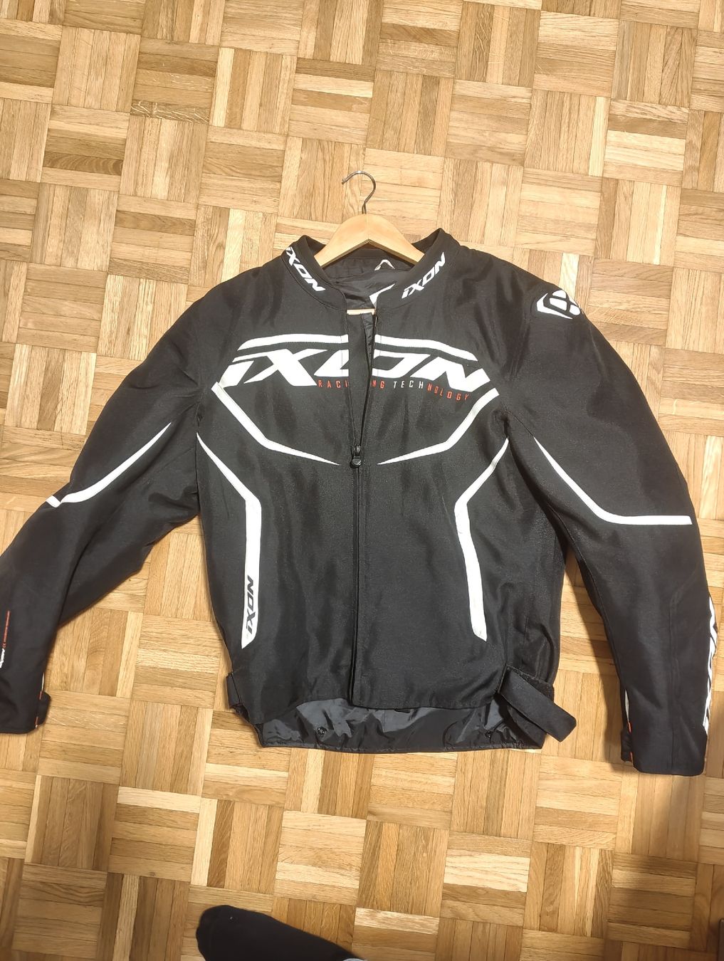 Ixon Vestes: Ixon-Motorradjacke  – D'occasion à Lodrino par Ale_HCL 1