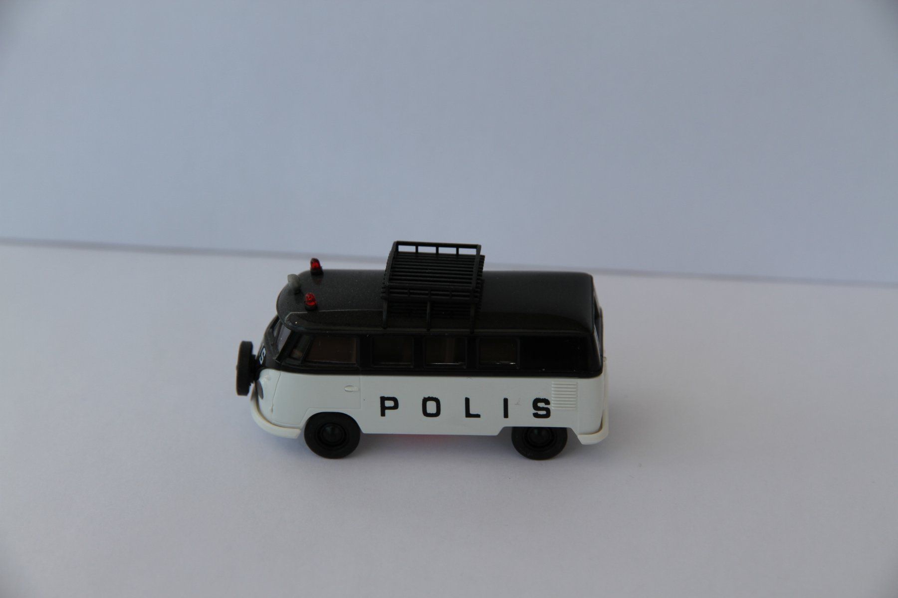 Brekina Modellini d'auto: VW T1, Polis, Brekina, HO – Nuovo (secondo la descrizione) da Nesselnbach venduto da ubourson