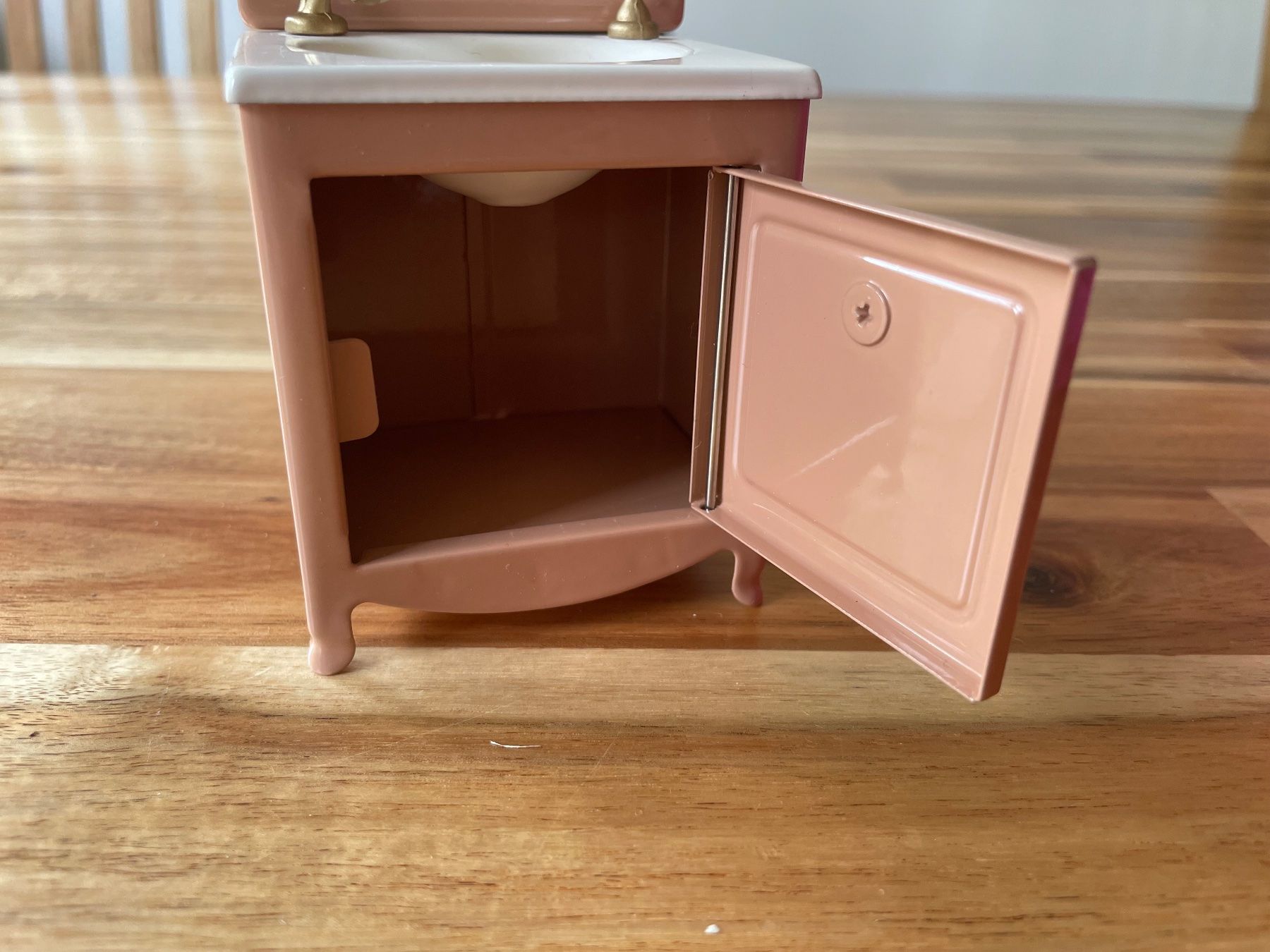 Maileg Case e mobili per bambole: Maileg Waschbeckenkommode Miniatur – Usato da Gais venduto da Giraffe200 3