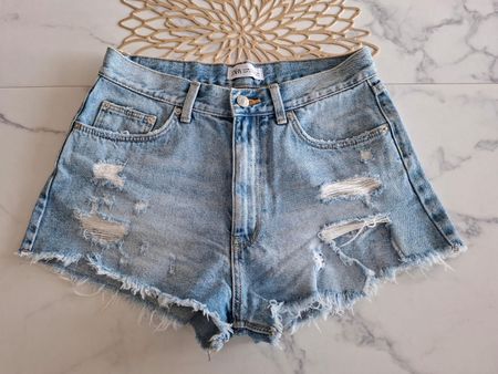 Zara Denim Shorts, destroyed Look, Gr. 38