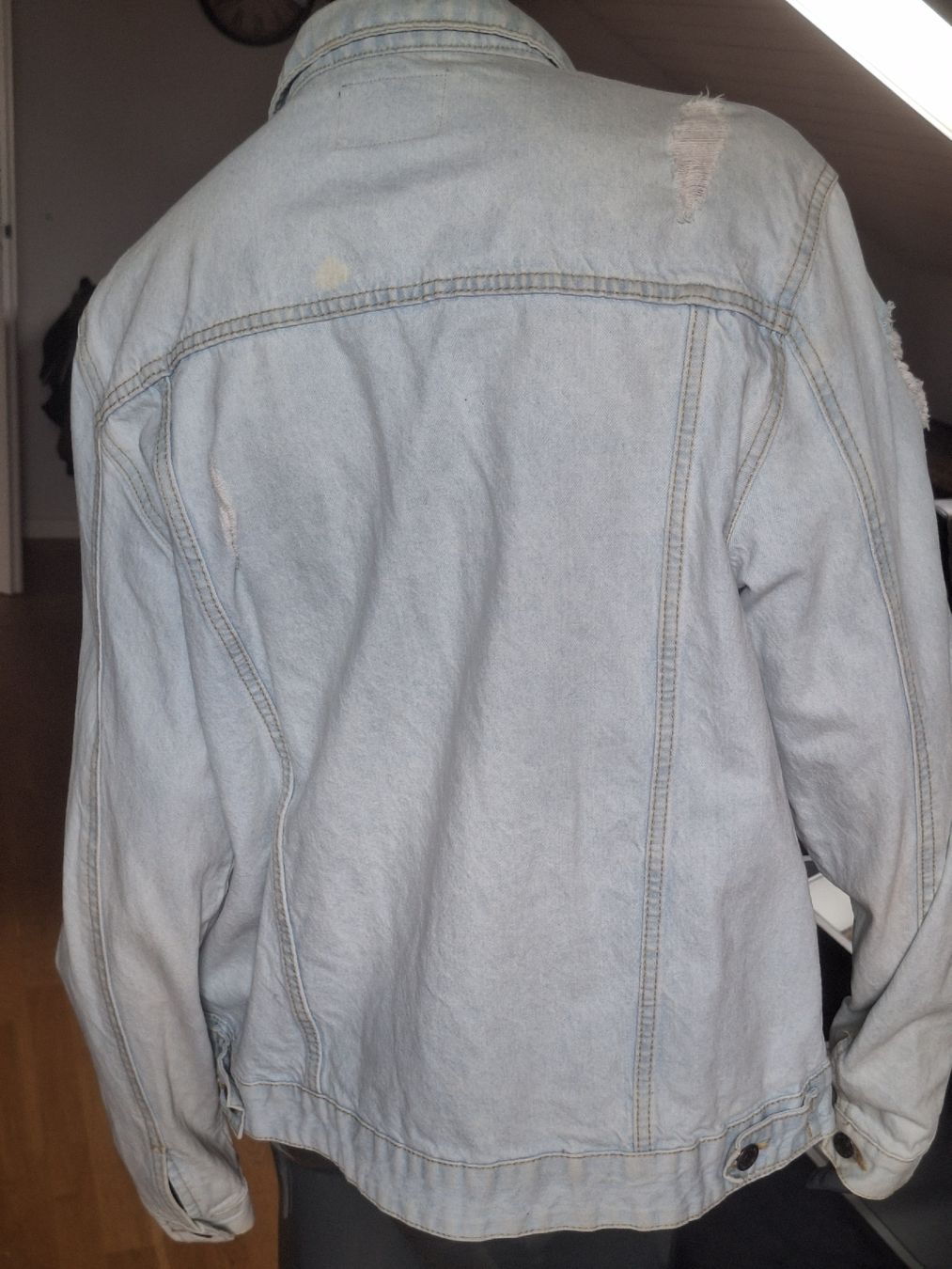 Vestes: Jeansjacke hellblau Grösse M Used Look – Neuf (Voir description) à Steinach par gut_2kzx 1