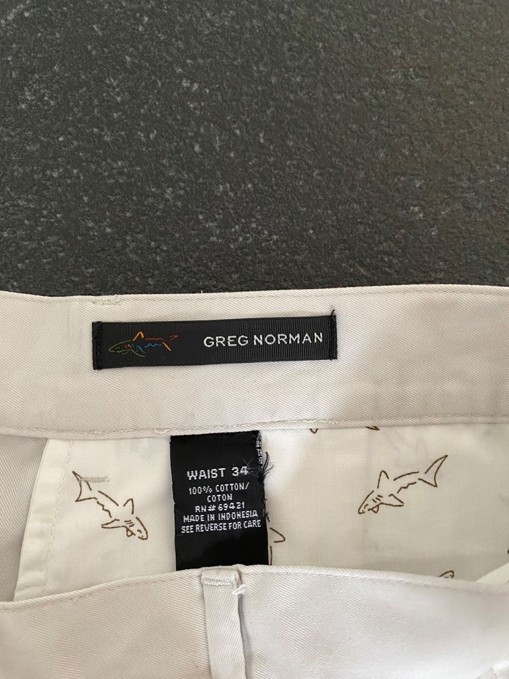 Pantaloni: Greg Norman Shorts – Usato da Lützelflüh-Goldb venduto da flu_q9tg 1