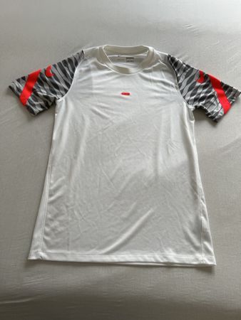 Nike Dri-FIT T-Shirt Weiss Grösse M Slim Fit guter Zustand