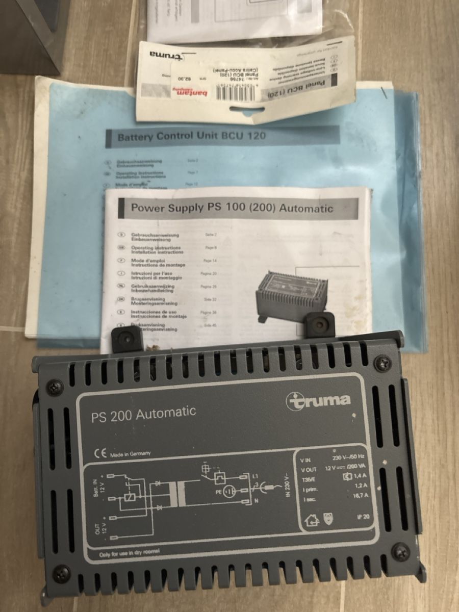 Batterie: POWER SUPPLY PS 200 TRUMA  – Nuovo e nell'imballaggio originale da Ollon VD venduto da Gibbs69