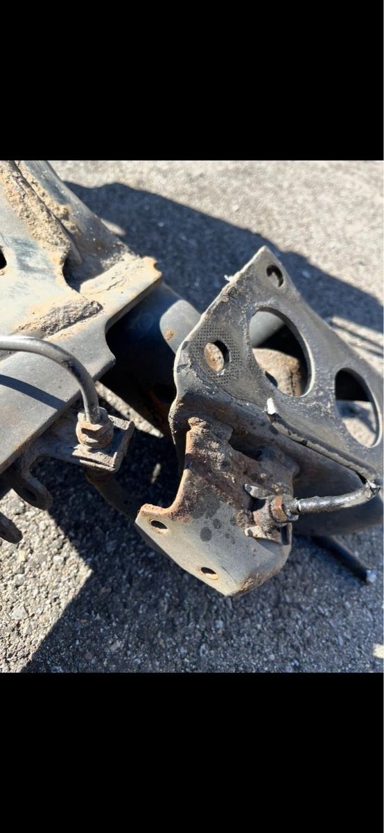 Volkswagen Tutti pezzi di ricambio auto: VW Golf4, Jg 1998, 1.6 liter, Hinterachse – Usato da Mörschwil venduto da ers_k5cc 2