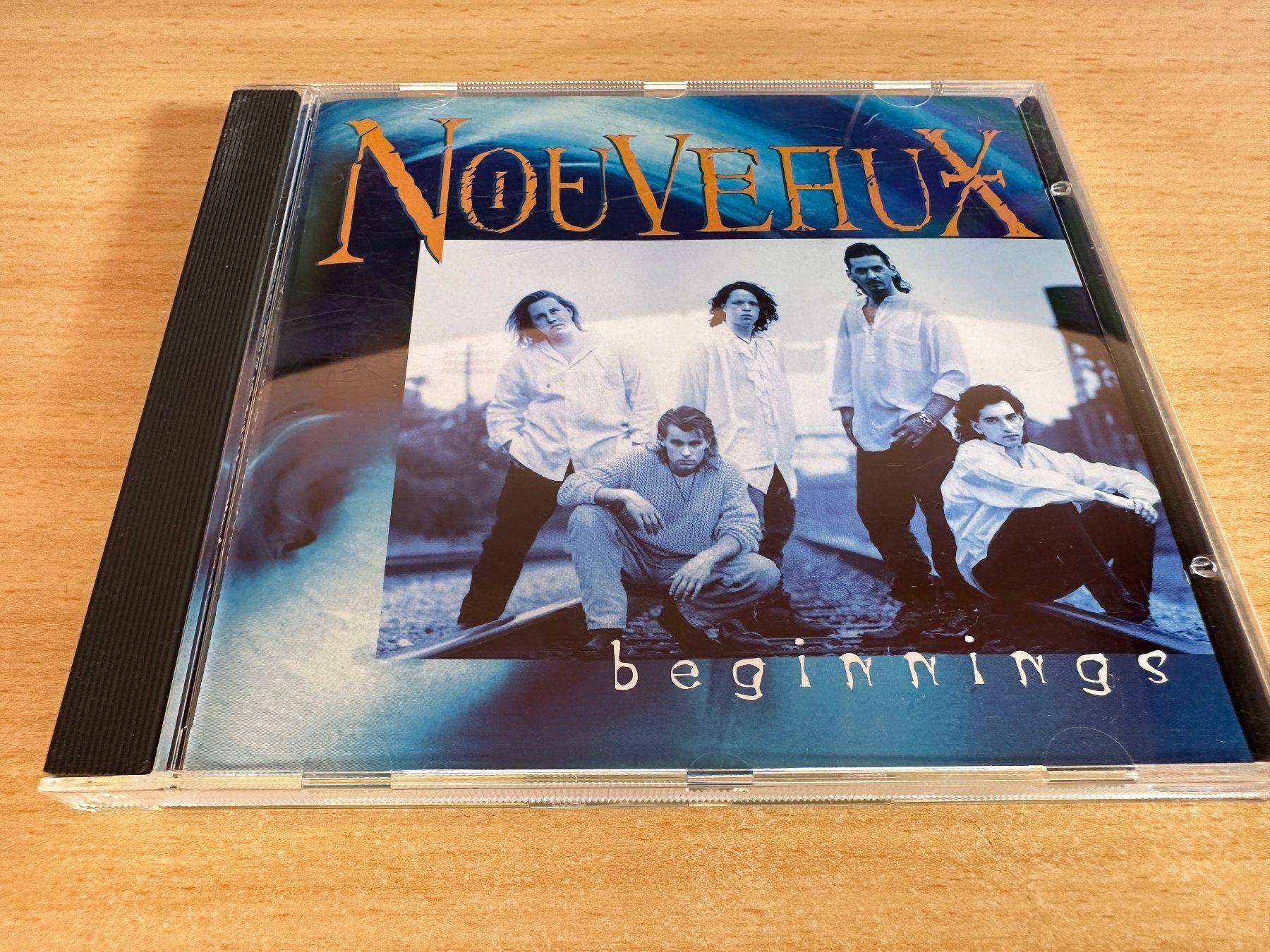 CD: Nouveaux - Beginnings – Usato da Rikon im Tösstal venduto da Alpenmutz