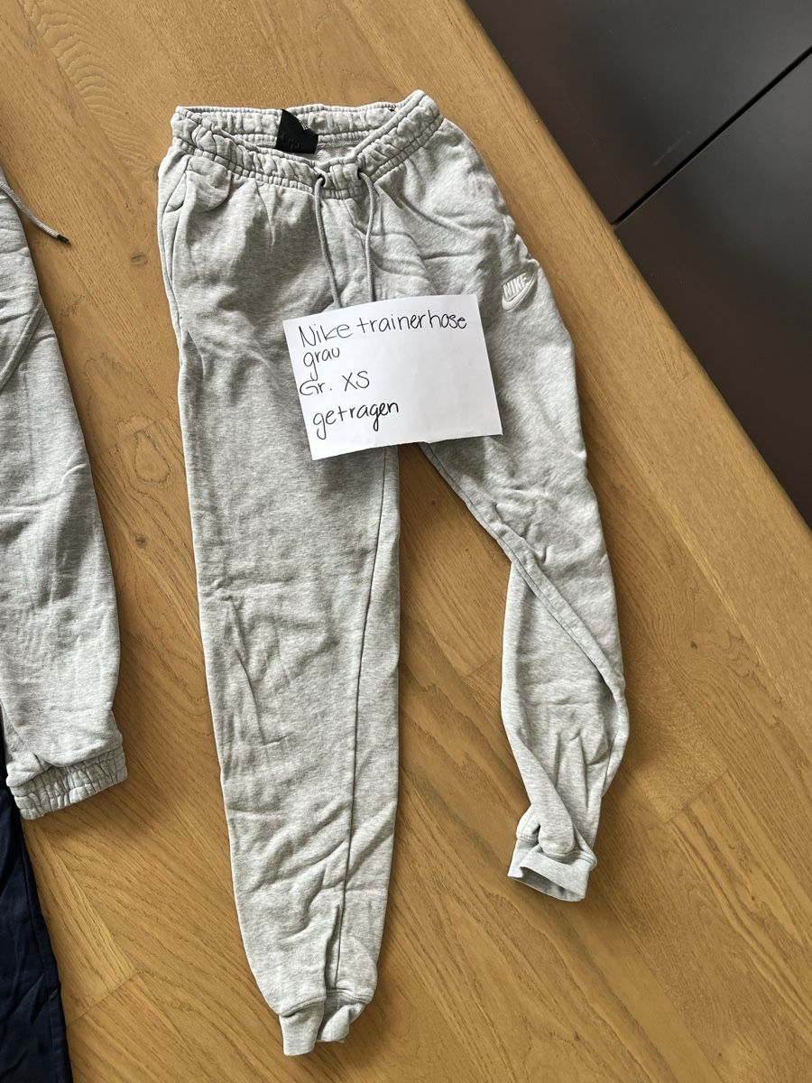 Nike Hosen: NikeTrainerhose – Neu (gemäss Beschreibung) aus Wangen b. Olten von oli_f9b8