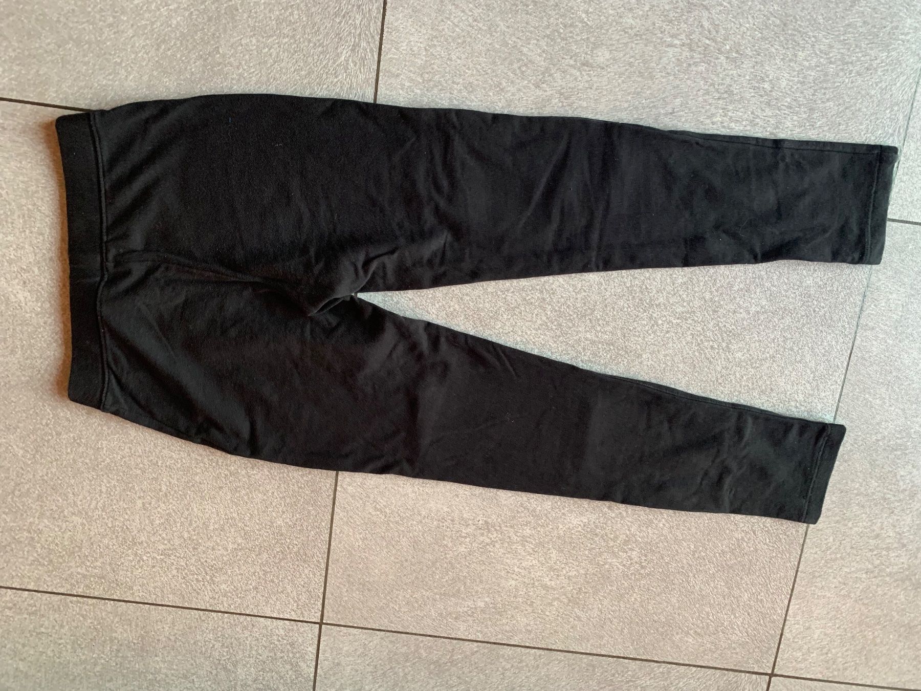 C&A Kleiderpakete & -sets: Lot -  Langarmshirt + hose  gr. 134 – Gebraucht aus Arbedo von nadia1973 2