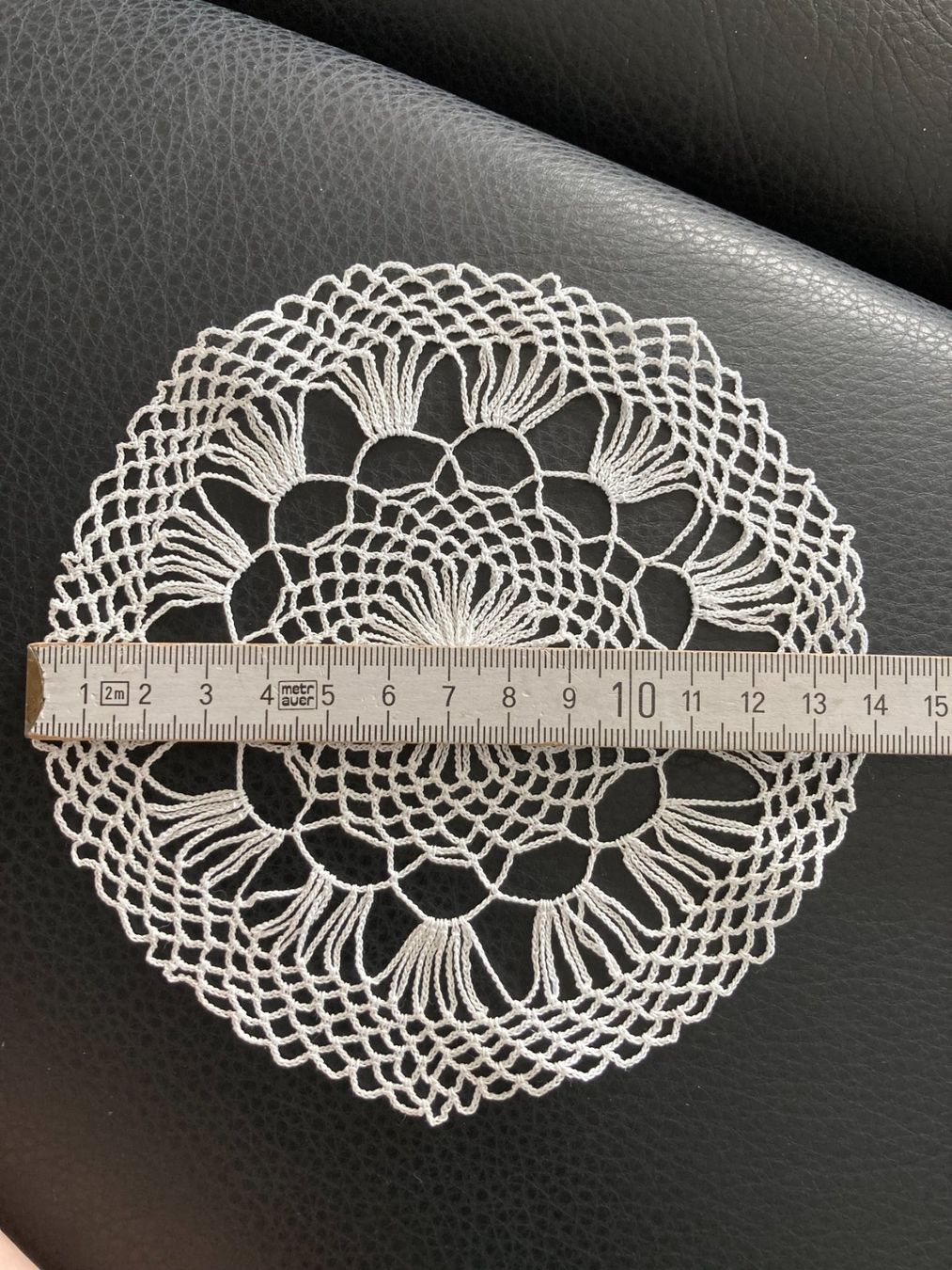 Sottobicchieri: filigranes  Spitzendeckchen  Handarbeit gehäkelt – Usato da Subingen venduto da ArtBead 4