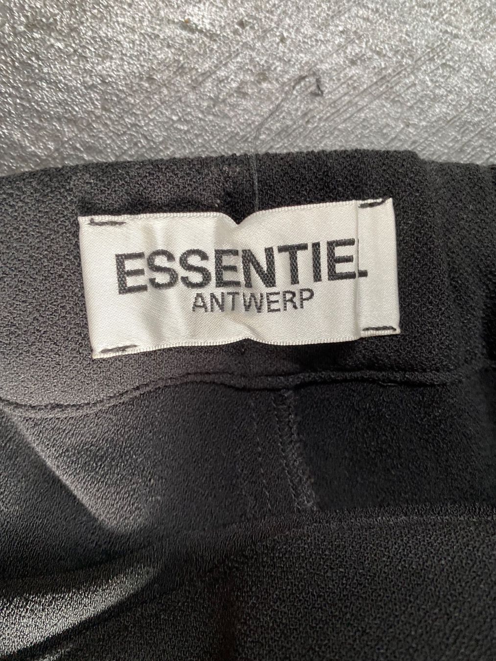 Hosen: Klassische Hosen Essentiel Antwerp – Gebraucht aus Chur von simhofstr 2