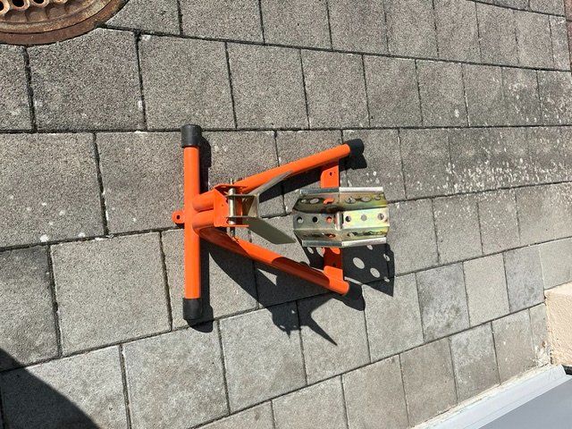 Strasse: Motorradständer Front und Heck – Gebraucht aus schötz von Peujero 2